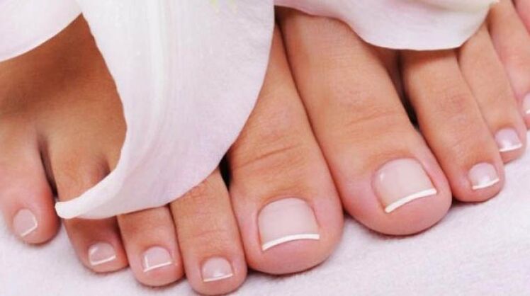 dedos dos pés non afectados por fungos